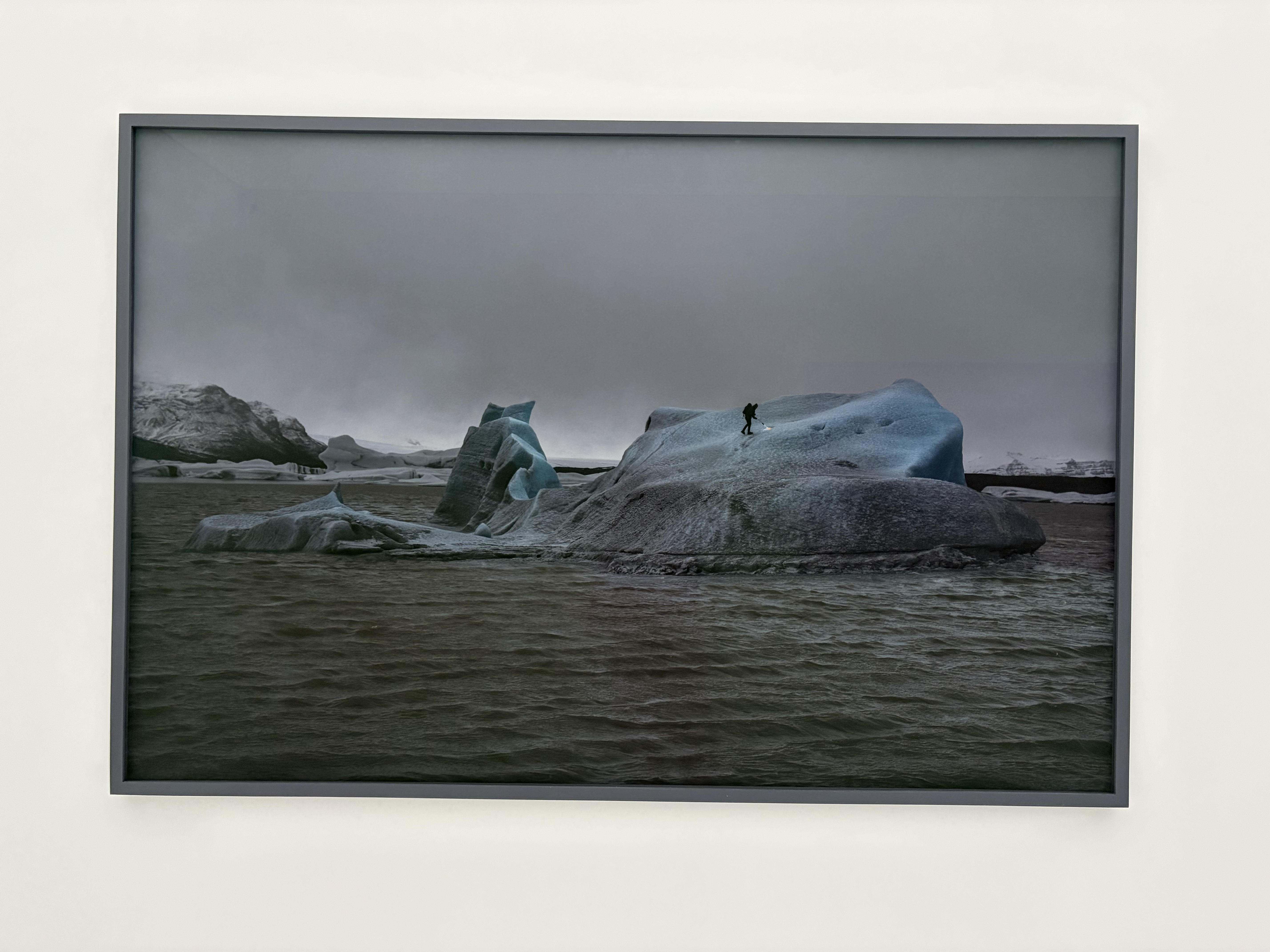 图 3 / Fig. 3. Julian Charrière, The Blue Fossil Entropic Stories I, 2013. 798CUBE 展览现场/文献图,2026 年 6 月。Installation/documentation view at 798CUBE, June 2026. Photo: the author.